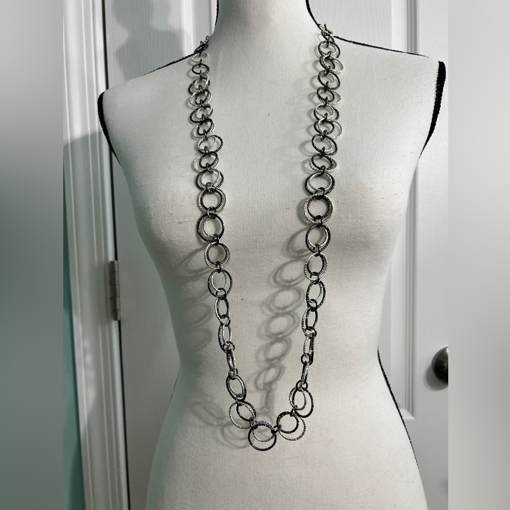 Elegant Silver and Black Chain Link Necklace, approx. 39” - Picture 7 of 10